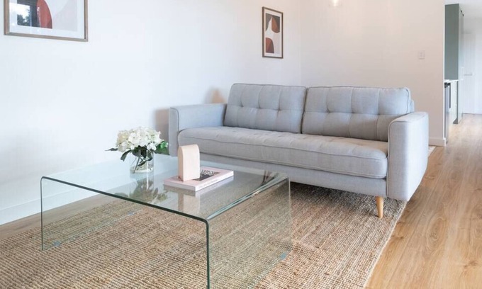 Trevallyn Casa | Belleview Studio - spacious 1 bed stay