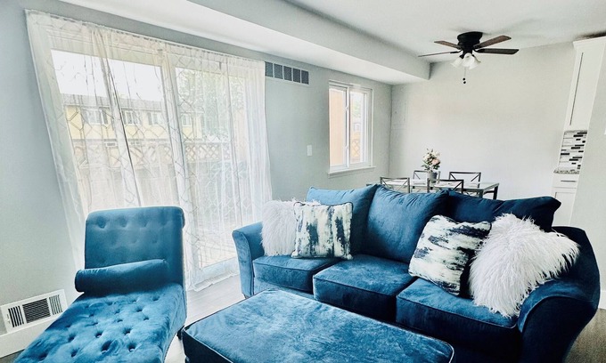 Belleville Condominio | Belleville’s Gem 💎 End unit brick 2 bedroom, 1 and a half bath