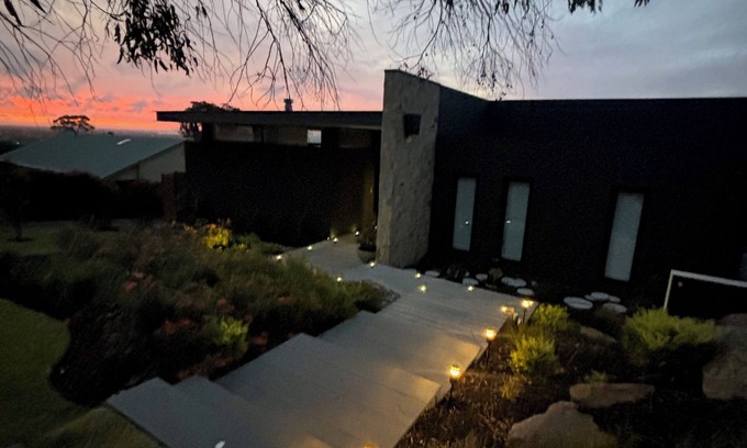 McCrae Villa | BELLEVUE VILLA...Luxury with Bay views. Mornington Peninsula's best kept secret!