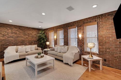 Old Fourth Ward Casa | Beltline Beauty Mins to Benz Stadium, Game Room