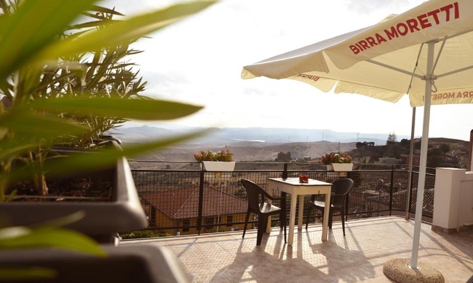 Castel di Iudica Cama Y Desayuno | BELVEDERE Appartamento per vacanze