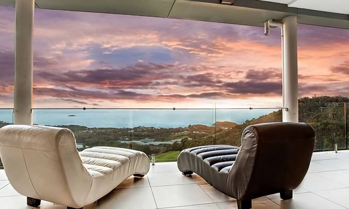 Korora Casa | Belvedere, cleverly designed with magnificent panoramic views from every room in the house.