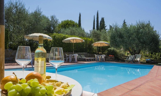 Castelfiorentino Casa | Belvilla by OYO Beautiful Farmhouse with Garden