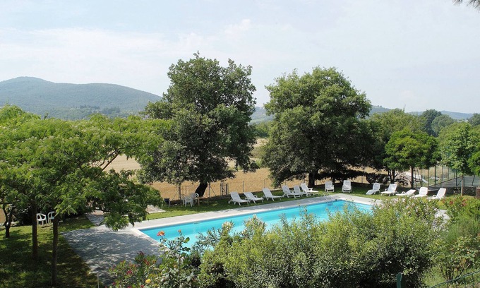 Collesanto Casa | Encantador apartamento en Mantignana con piscina comunitaria