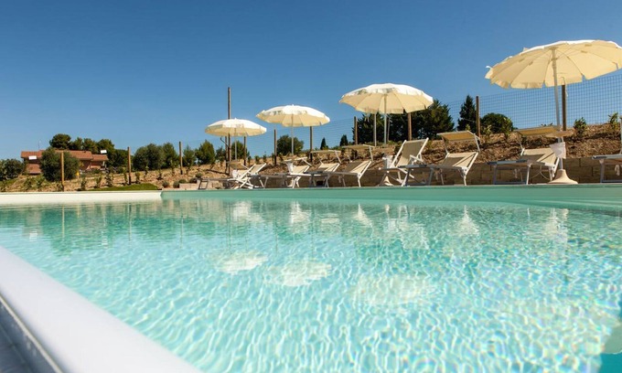 Fermo Casa | Espaciosa casa de vacaciones en Fermo con piscina