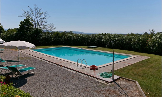 Cortona Otro | Espaciosa casa de campo con piscina en Cortona