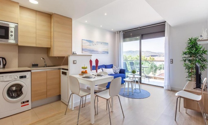 Palamos Apartamento | Belvilla by OYO Modern Apartment in Palamos