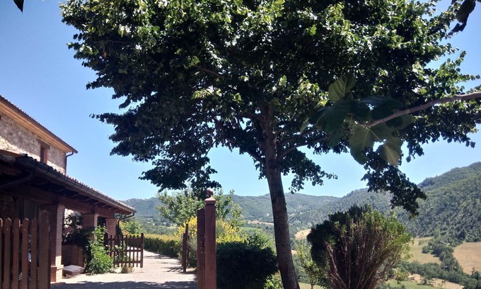 Pennabilli Apartamento | Acogedor Apartamento en Pennabilli con Jardín