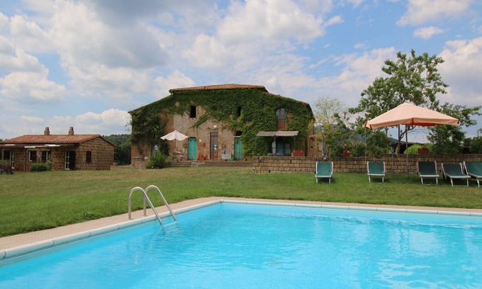 Sorano Otro | Casa rural ideal con piscina en Sorano