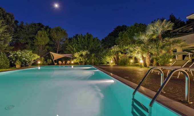 Pesaro Villa | Villa de Lujo en Pesaro con Jardín