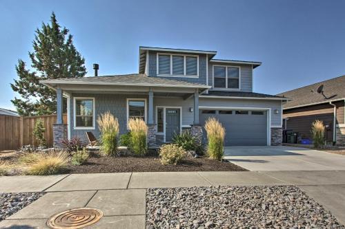 Mountain View Casa | Bend Home with Patio and Fire Pits Less Than 3 Mi to Dtwn
