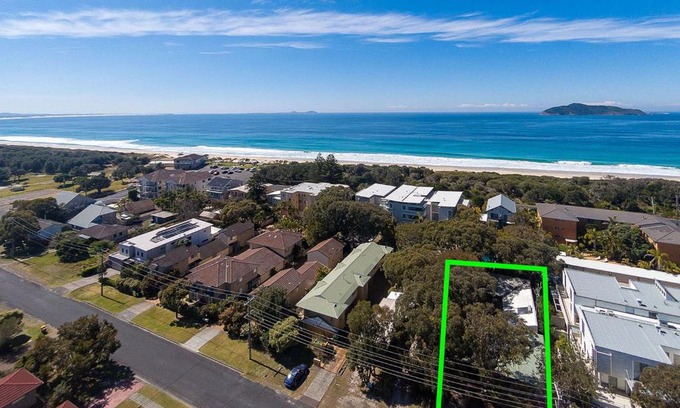 Hawks Nest Casa | Bennett's Beach Cottage