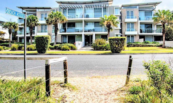 Hawks Nest Casa | Bennetts by the Beach