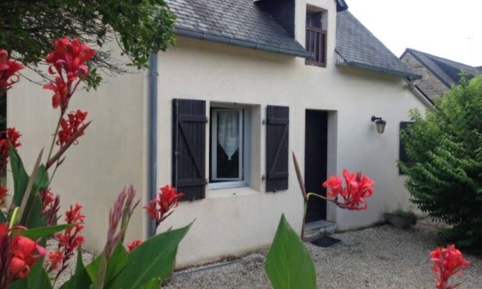 Clohars-Fouesnant Casa | Benodet 4 casas rurales y 5 apartamentos en hermoso jardín seguro de 8 acres