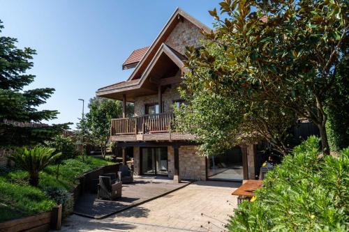 Barrika Casa | Benora's Home