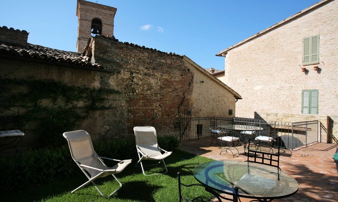 Montefalco Apartamento | Benozzo vacation apartment with garden and pool