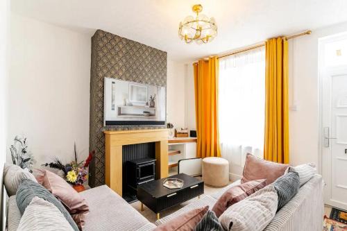 Wolverhampton Casa | Bentley Bridge Wolverhampton 3 Bedrooms Entire House - Perfect for short or Long stay