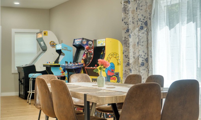 Fair Plain Casa | Benton Beach House: Bike to Beach & St. Joseph River, Arcade Games, Cornhole