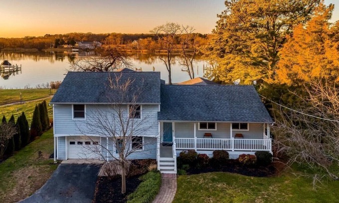 Chester Casa | Bentons Pleasure- Cox Creek, Pier and Sunsets!