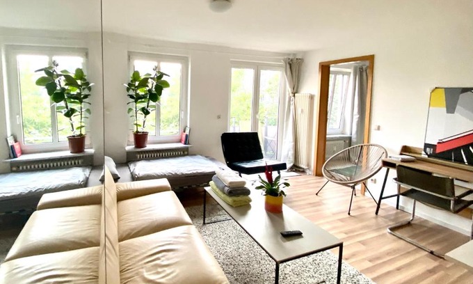 Schoenefeld Apartamento | BER, Quiet, Green, View, near Terminal, Berlin parking