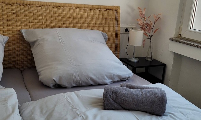 Bergisch Gladbach Apartamento | Berg Messe EG, 2,5 Zimmer, Homeoffice, W-lan