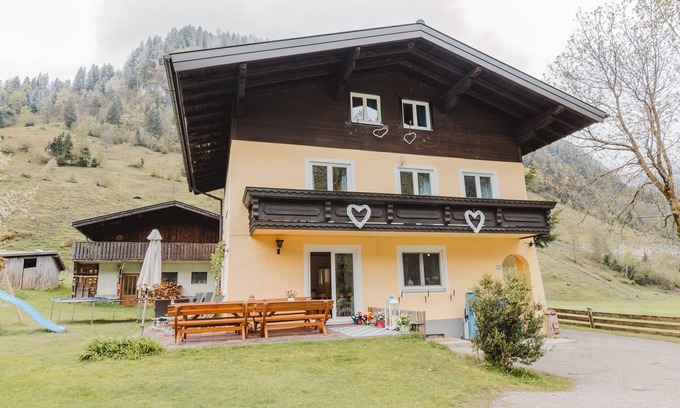 Fusch an der Grossglocknerstrasse Casa | Bergfried by Interhome