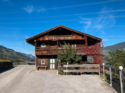 Fuegenberg Apartamento | Berghaus Wiesegg - Uriges Tiroler