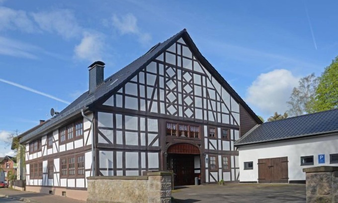 Hehlen Casa | Berghof Hohe ganzes Haus by Interhome