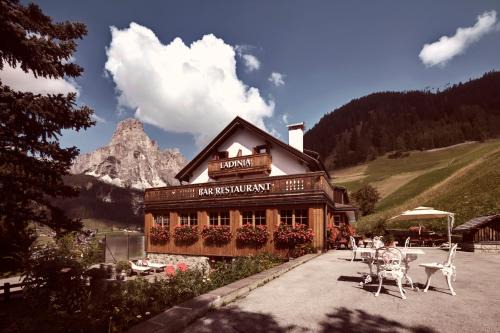 Corvara in Badia Hotel | Berghotel Ladinia