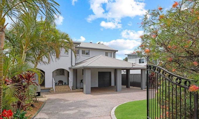 Berkeley Vale Casa | Berkeley Waterfront: Boater’s & Family’s Paradise