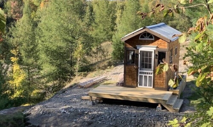 Enosburg Falls Apartamento | Berkshire's Off The Grid Tiny Home