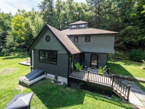 Housatonic Casa | Berkshire Vacation Rentals: Spacious & Serene Berkshires Retreat In The Woods