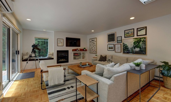 West Stockbridge Casa | Berkshires Forest Retreat with Hot Tub