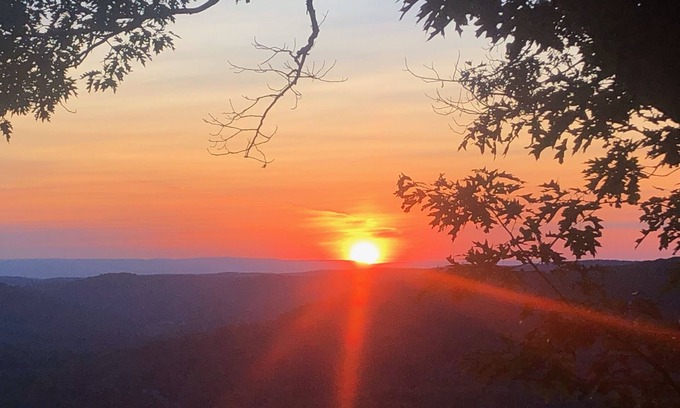 Canaan Casa | Casa de retiro pacífica Berkshires durante todo el año - Puestas de sol de montaña y lago