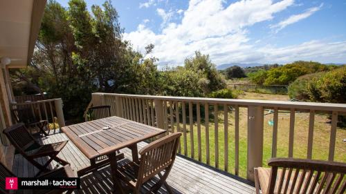 Bermagui Casa | Bermagui Dune House 5 Narira Street, Beach Front, Pet friendly