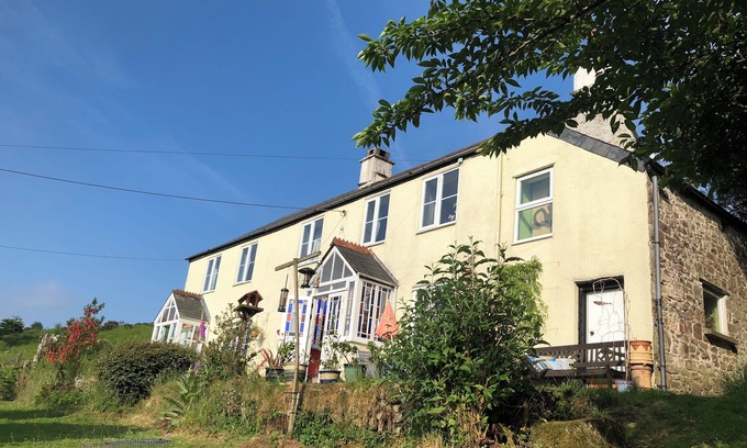 Widecombe in the Moor Cabaña | Berrywood Cottage: Rustic Charm Amidst Moorland Beauty