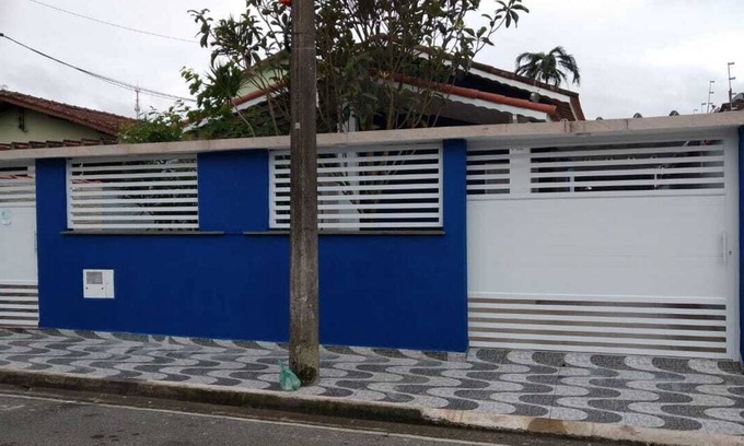 Centro Casa | Bertioga on the Beach, Bedroom with Bathroom. Edicule. parking. Wifi