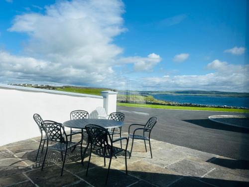 Liscannor Casa | Beside the sea & minutes from Cliffs-Clahane Shore Lodge