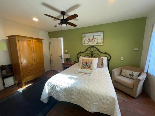 Sunset Beach Hotel | Beso Del Sol