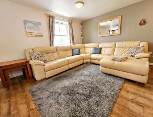 Hele Casa | Bespoke coastal 2 bed cottage with free parking