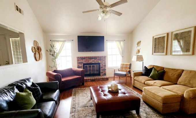 Turlock Casa | Bespoke Home In The Heart Of Turlock