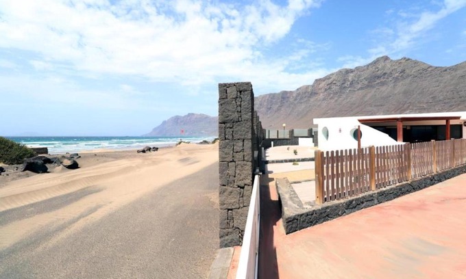 Urbanización Famara Casa | best beach house in Lanzarote
