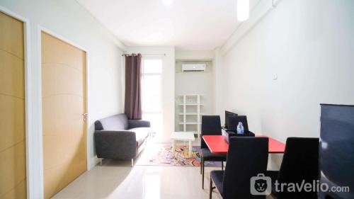 Surabaya Apartamento | Best Choice and Cozy Living at 2BR at Bale Hinggil Apartment By Travelio