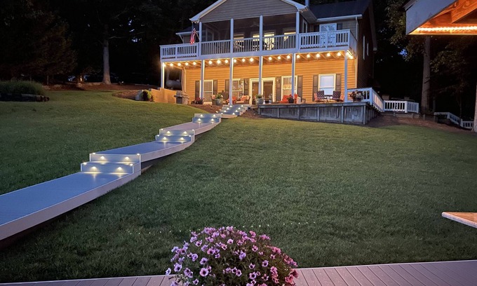 Wise Casa | Best Dock on LKG, 7 Bedrooms, 2 Kitchens, 4 Bath, 2 OPEN Boat Slips