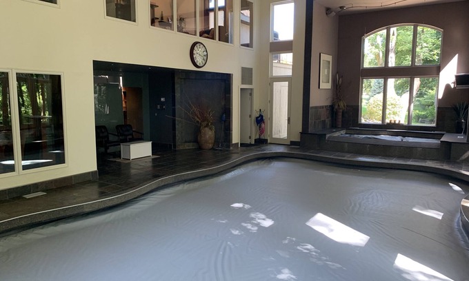 Fond du Lac Casa | La mejor casa en Wisconsin! ¡Vive como una ESTRELLA! VRBO Luxury! Piscina cubierta y teatro