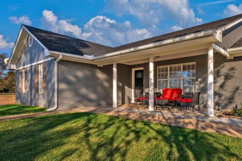 Mead Casa | Best Kitchen In Texoma! New! Playroom!