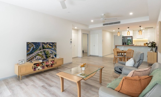 Spring Hill Apartamento | Best Location 2-Bed with Gym, Pool 7-min From CBD