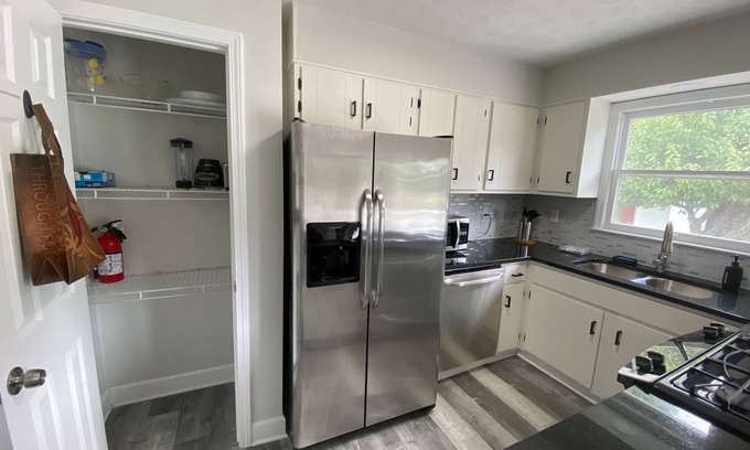 Snellville Casa | BEST LOCATION- 3Br-1.5Bath - Close to everything!!