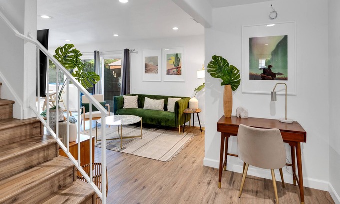 Fountain Valley Casa | Best location! Charming staycation w/ pool, Near Disney, Sleeps 10