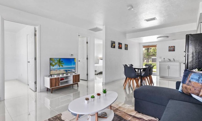 Caloosahatchee Apartamento | Best location in Cape Coral!